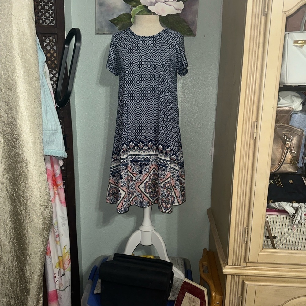 Just Be Navy and White Geometric Midi Dress